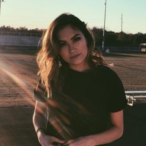 Meet your Posher, Alyssa